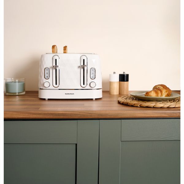 Hamilton Beach Kettle And Toaster Set Diamond Collection White