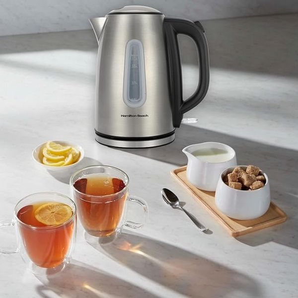 Hamilton Beach Rise Kettle and 4 Slice Toaster Bundle Polish